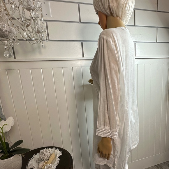 Light & Airy White Cotton Tunic Perfect for Summer evenings Embroidered - Picture 4 of 9